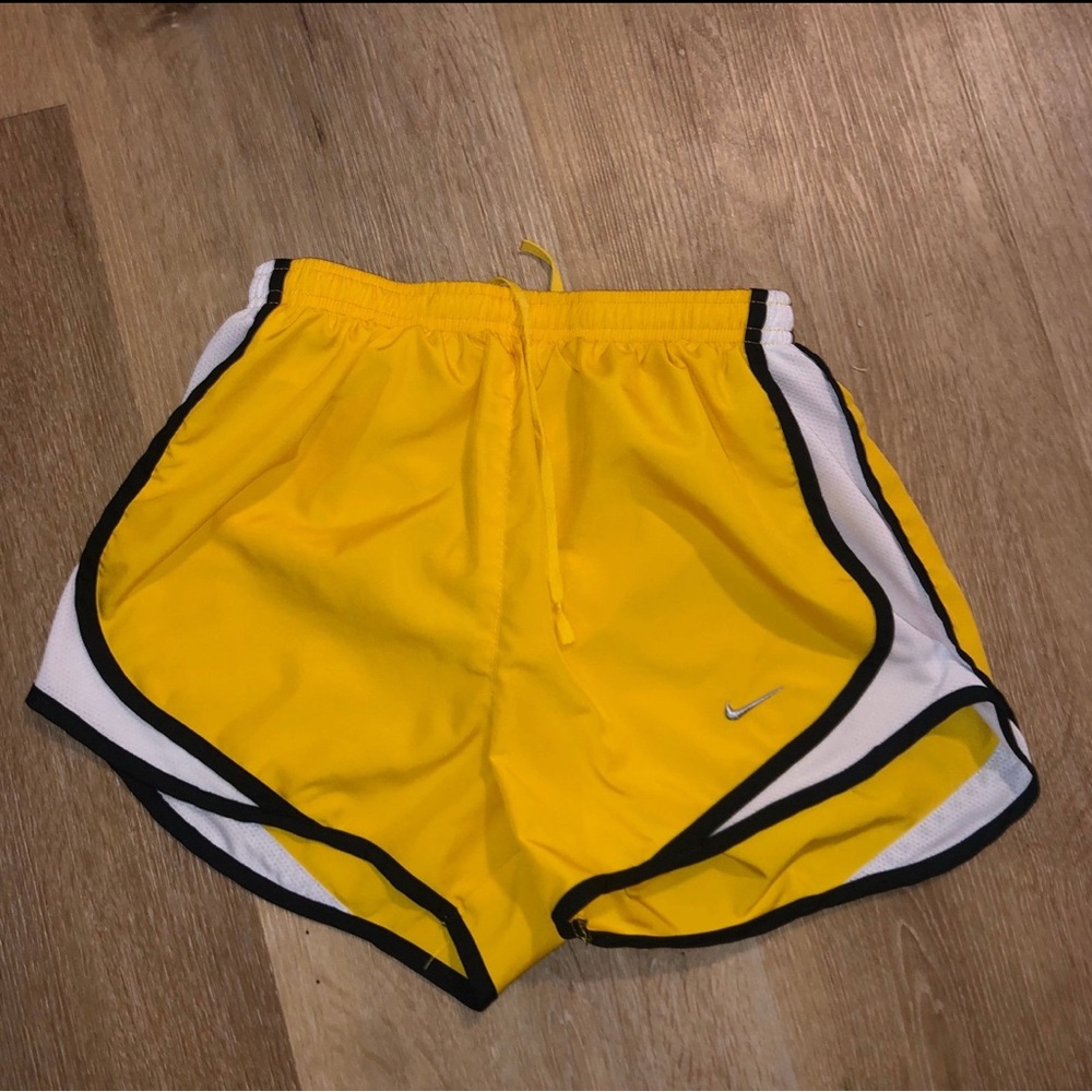 Nike Shorts yellow